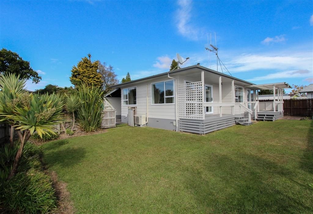 2 Norfolk Place, Pukete, Hamilton - Carousel 1