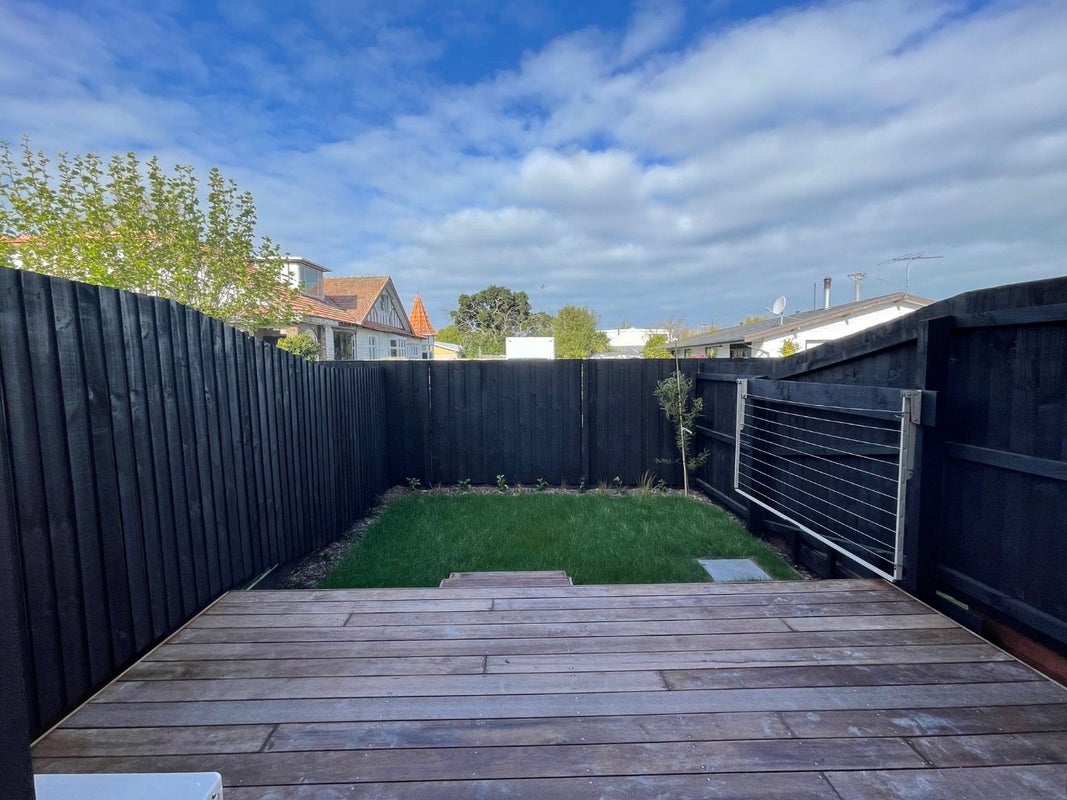 8/27 New Brighton Road, Shirley, Christchurch - Carousel 9
