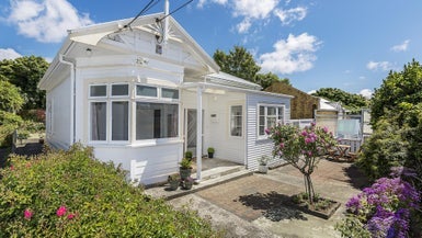 240 Adelaide Road, Newtown, Wellington - Carousel 1