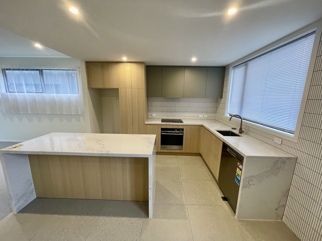 15D Cuba Street, Petone, Lower Hutt - Carousel 1