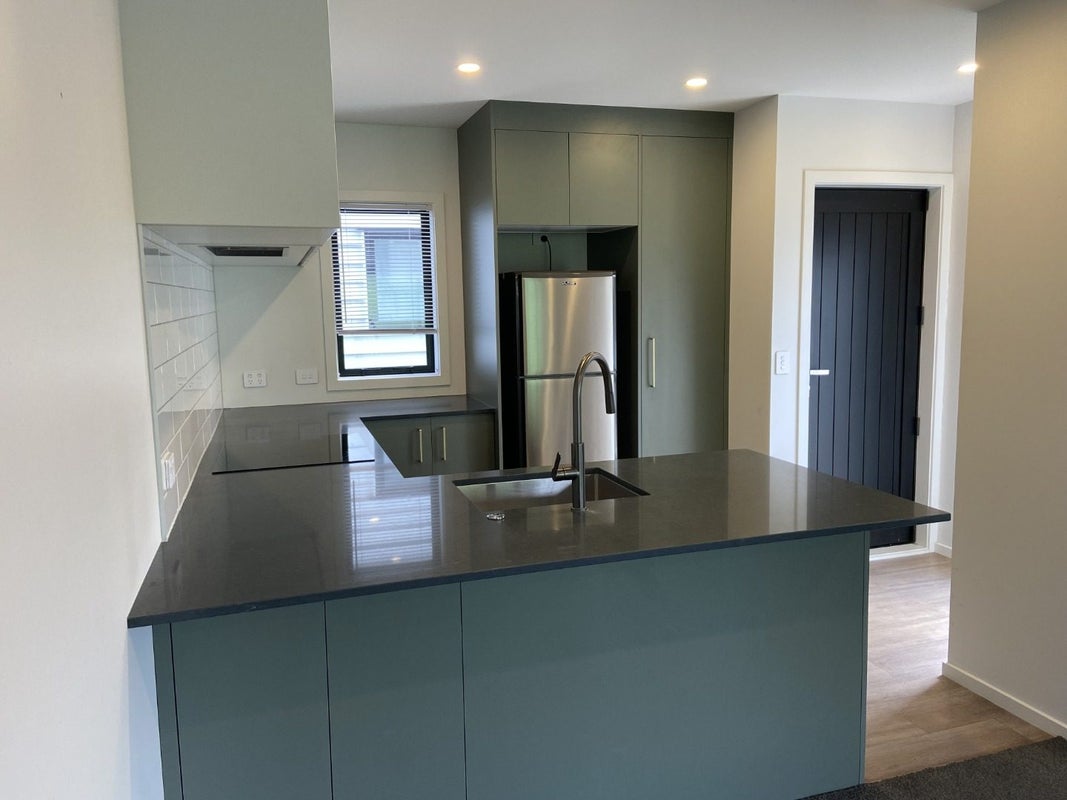 10 Cairo Street, Upper Hutt Central, Upper Hutt - Carousel 2