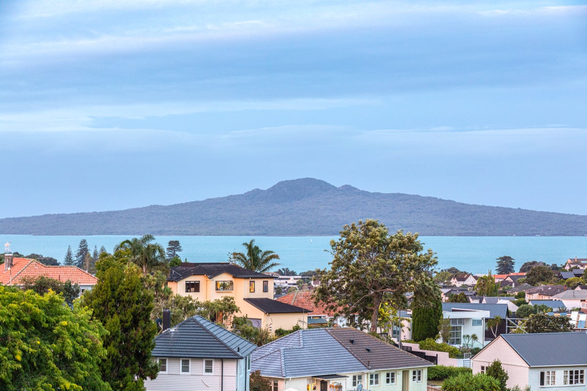 16A Kurahaupo Street, Orakei, Auckland - Carousel 1