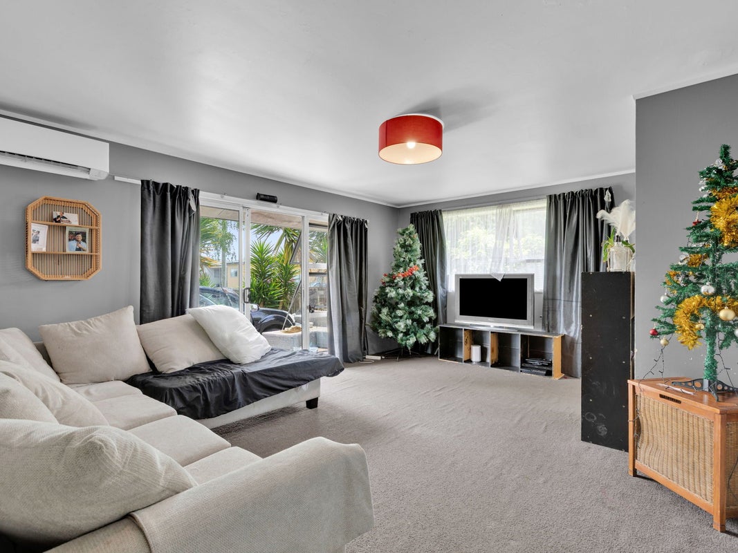 17A Breckons Avenue, Nawton, Hamilton - Carousel 1
