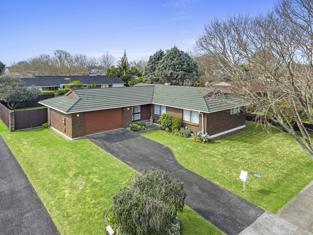 16 Donzella Place, Conifer Grove, Takanini - Carousel 1