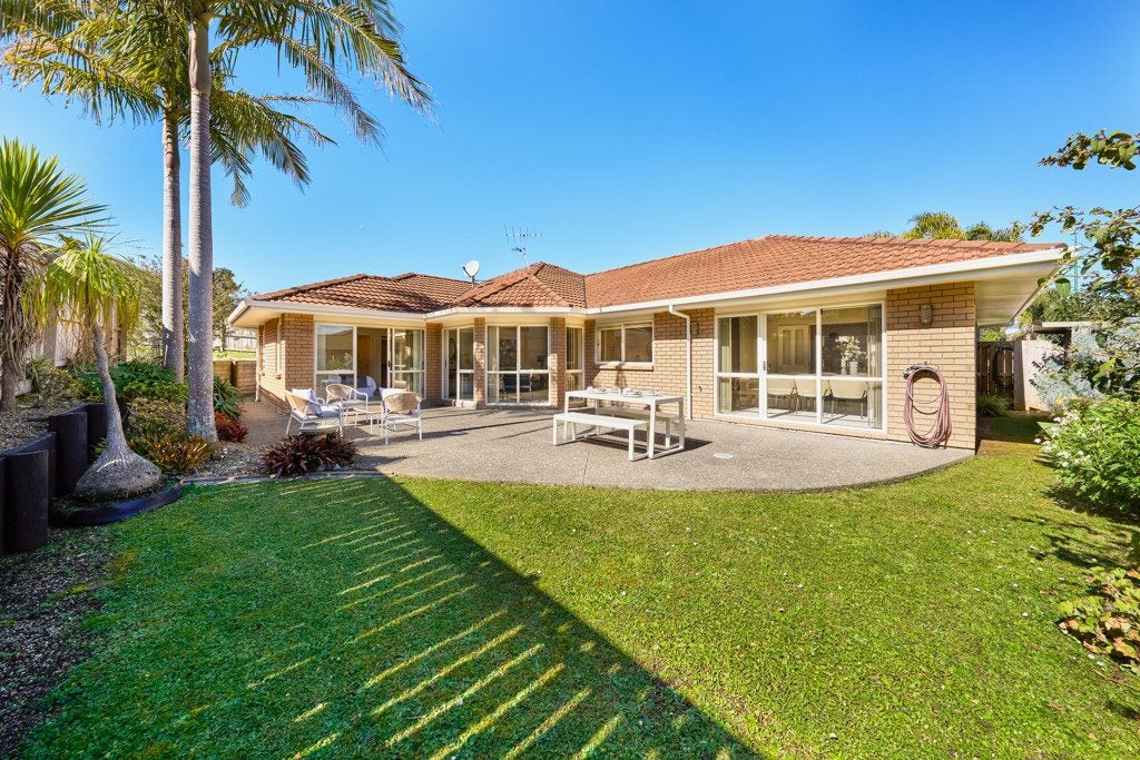 20 Glen Bay Close, Pinehill, Auckland - Carousel 2