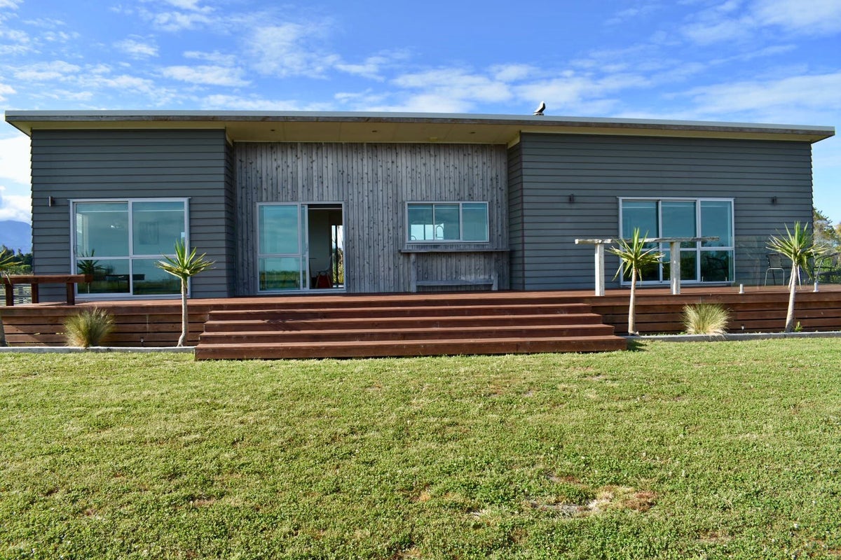 4 Elley Drive, Carters Beach, Westport - Carousel 1