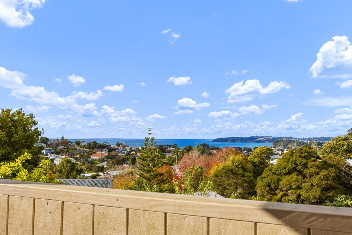 430 Whangaparaoa Road, Stanmore Bay, Whangaparaoa - Carousel 1