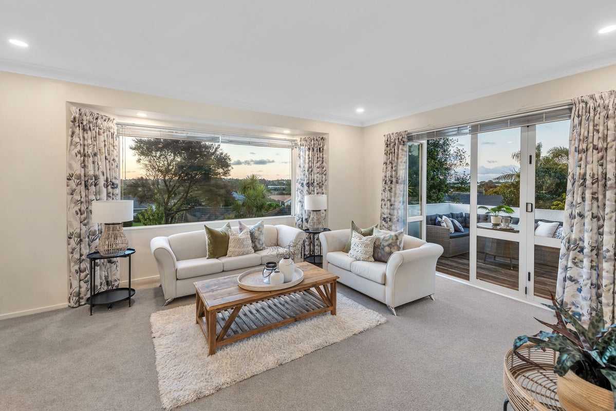 16 Jan Higgins Place, Golflands, Auckland - Carousel 2