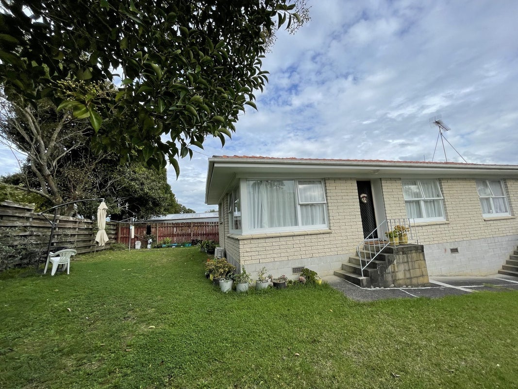 42 Cheval Drive, Totara Vale, Auckland - Carousel 2