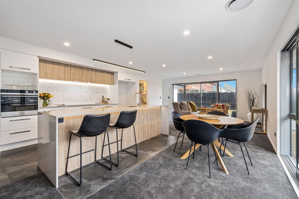6 Malaga Crescent, Harewood, Christchurch - Carousel 1