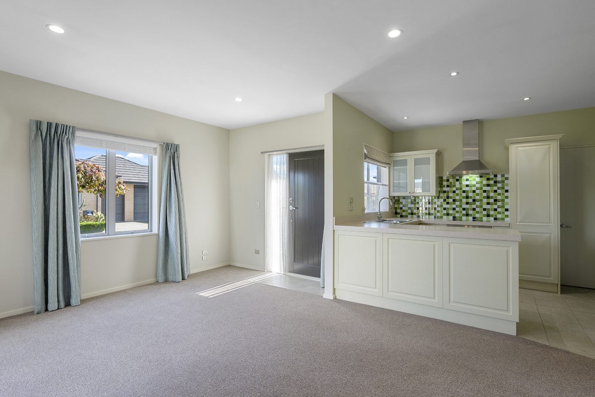 1/372 Yaldhurst Road, Russley, Christchurch - Carousel 2