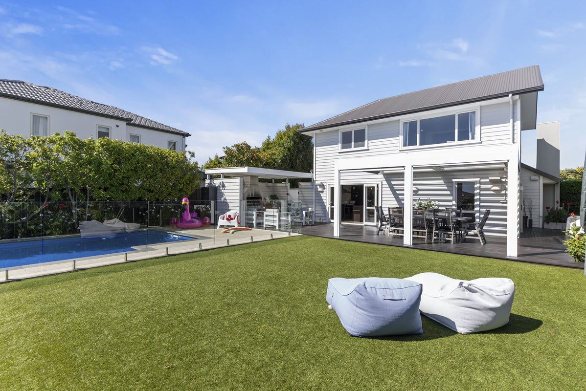 6 Piriti Drive, Te Atatu Peninsula, Auckland - Carousel 2