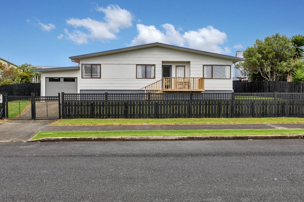 15 Townsend Place, Tikipunga, Whangarei - Carousel 1