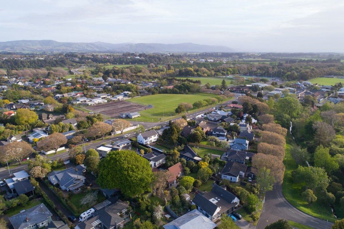 4 Seaton Court, Hokowhitu, Palmerston North - Carousel 2