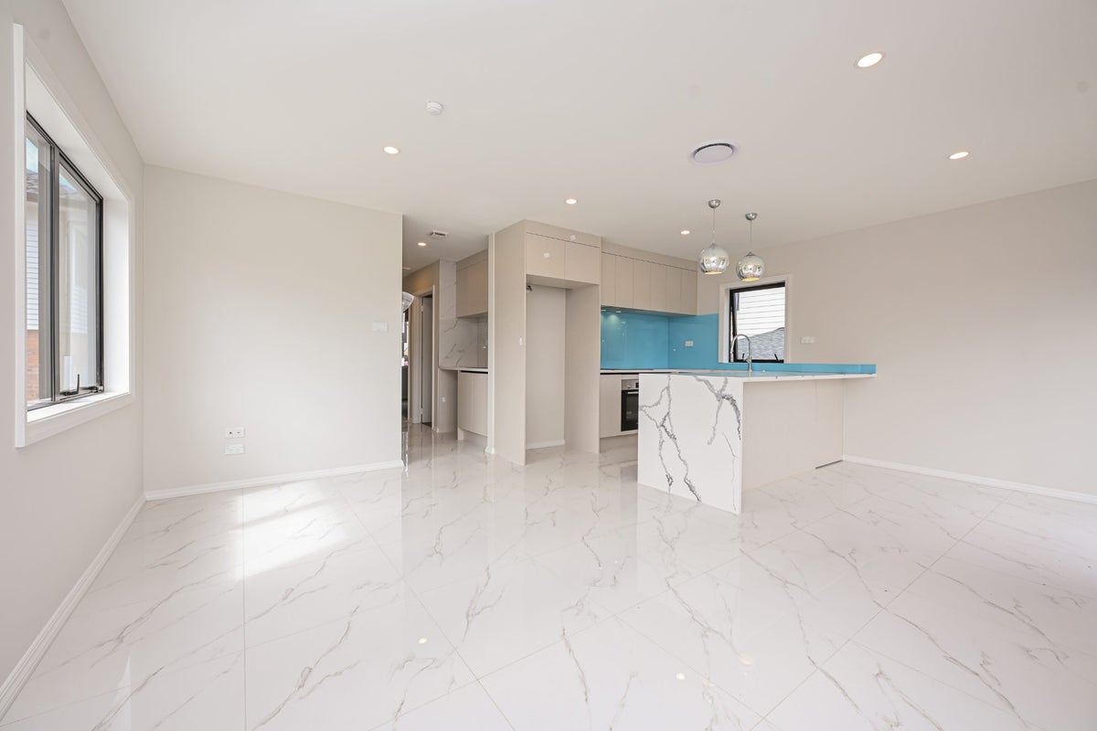 18 Lochinver Road, Papatoetoe, Auckland - Carousel 2