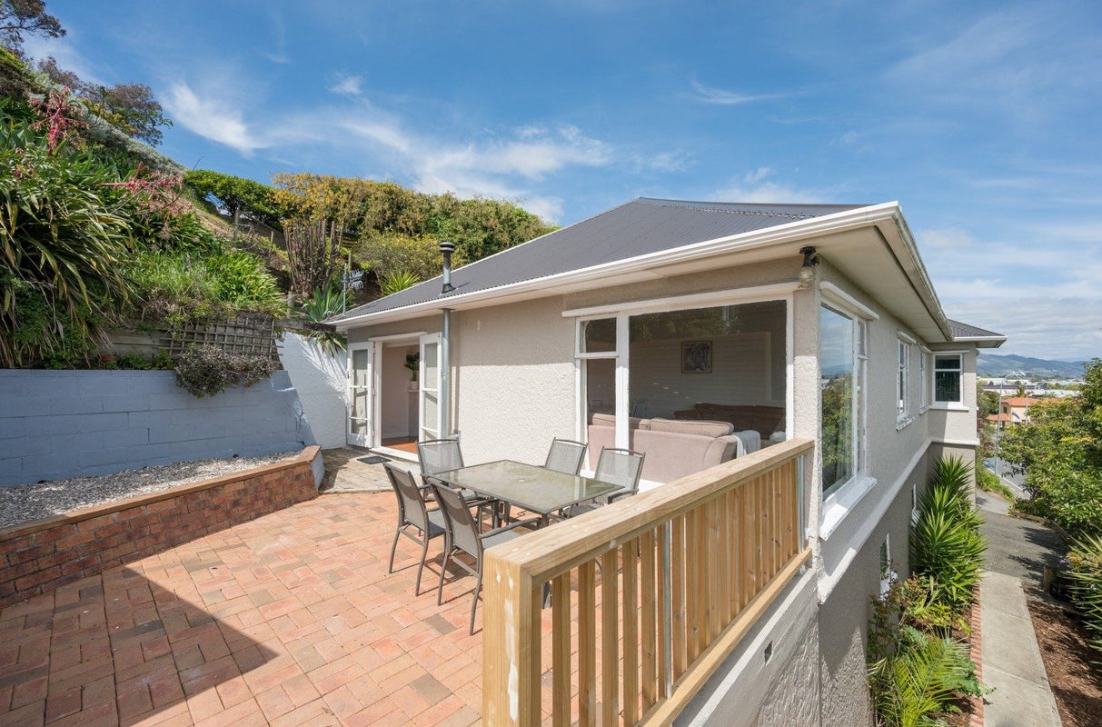 89 Tahunanui Drive, Tahunanui, Nelson - Carousel 1