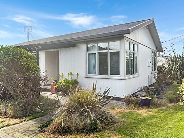 149 Seabury Avenue, Foxton Beach, Foxton - Carousel 1