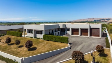 121 Marlborough Ridge Drive, Blenheim - Carousel 1