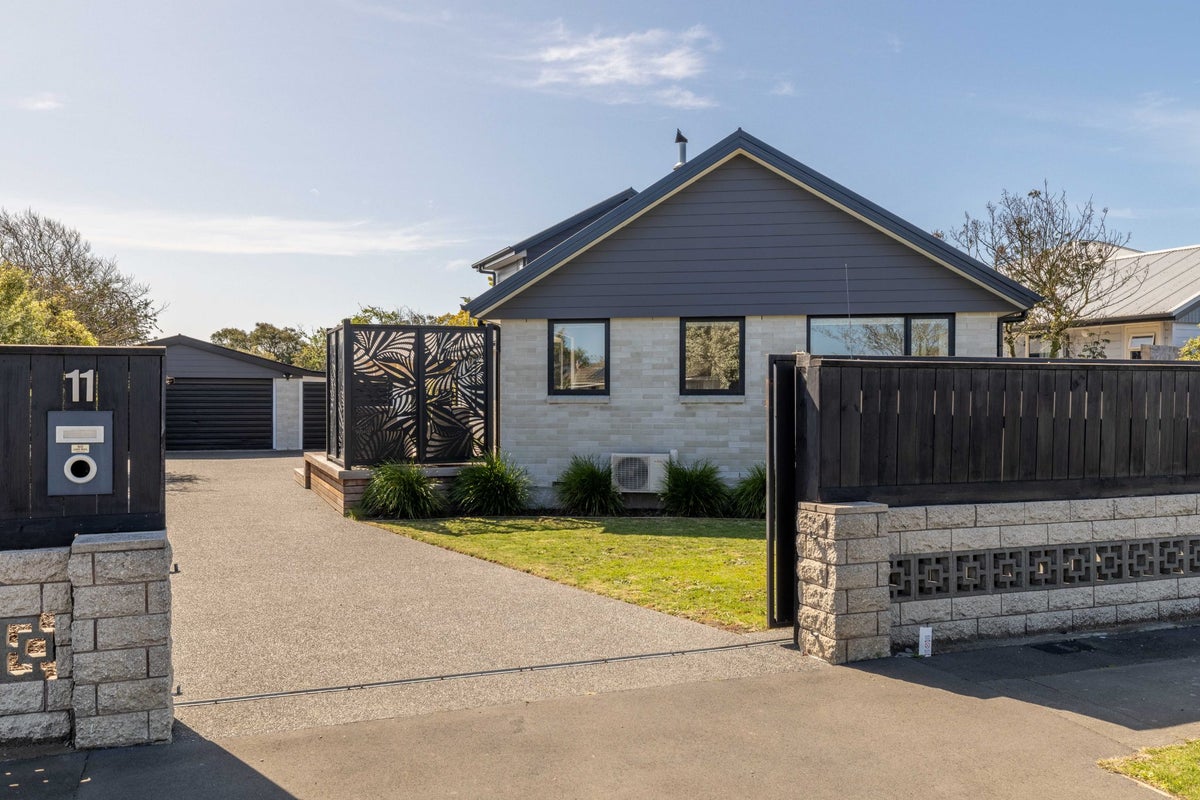 11 Philomel Street, North New Brighton, Christchurch - Carousel 22
