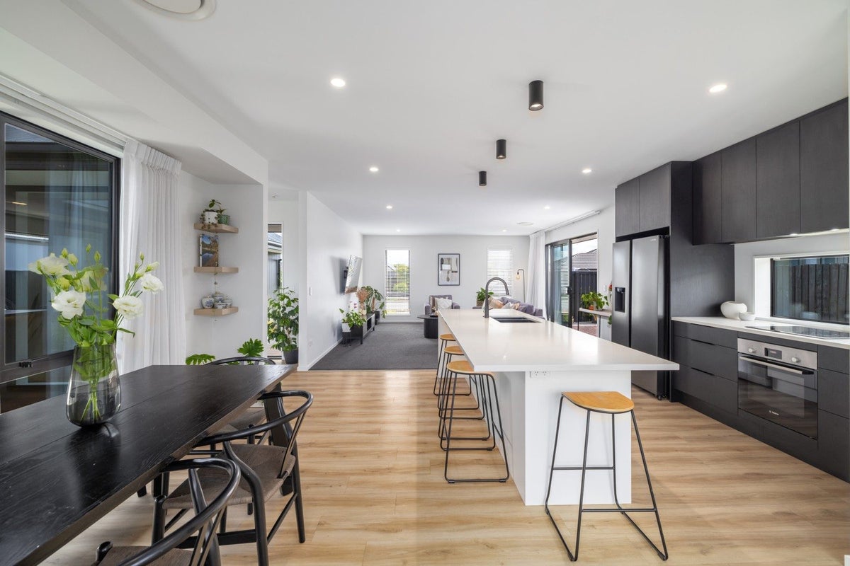 11 Letitia Street, Burwood, Christchurch - Carousel 2