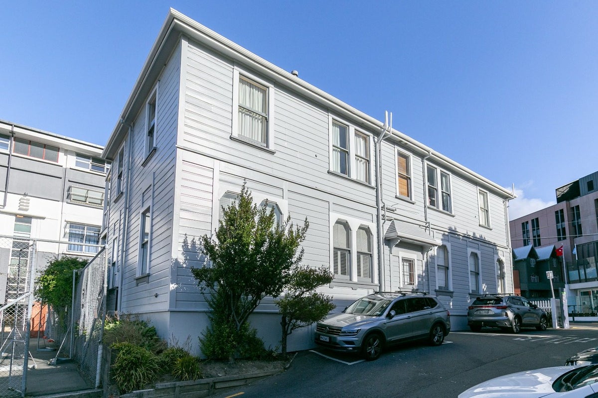 1/12 Murphy Street, Thorndon, Wellington - Carousel 21