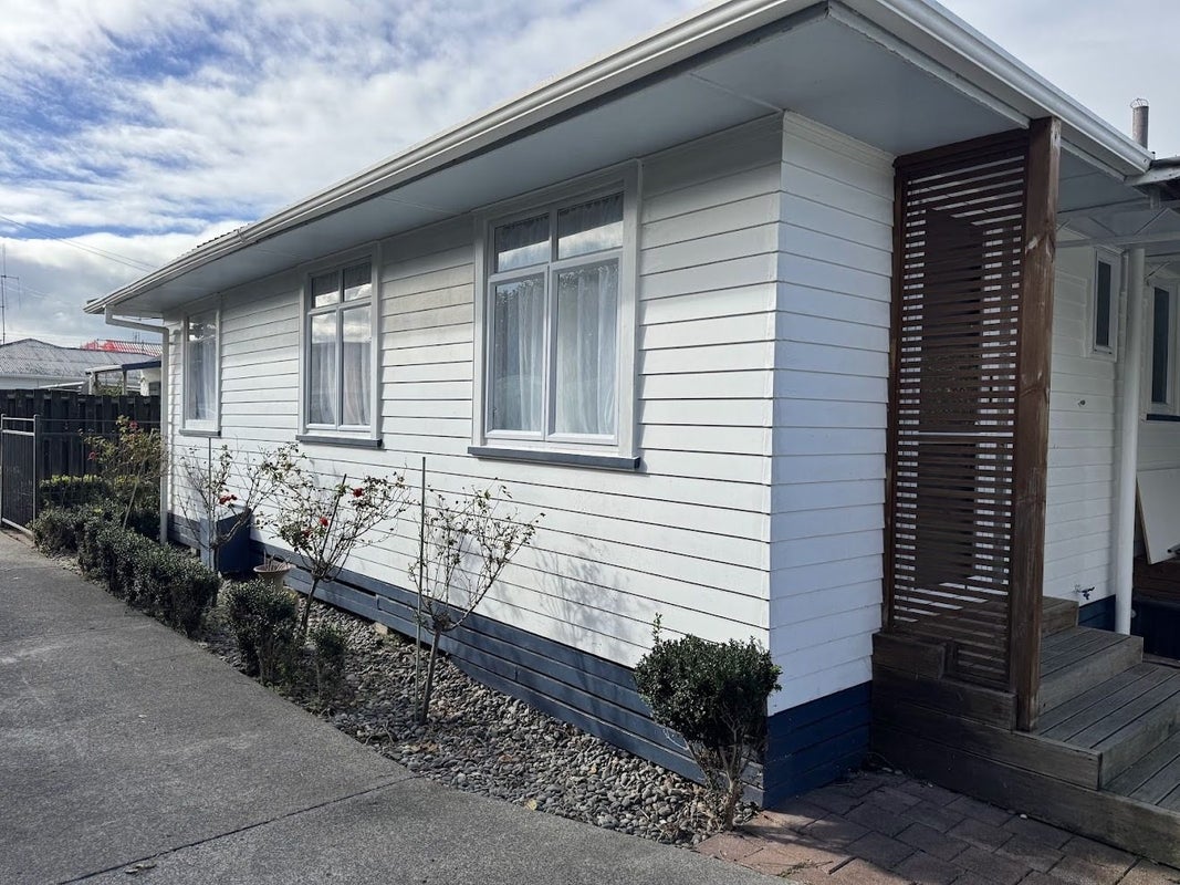 8 Vesty Avenue, Hillcrest, Hamilton - Carousel 2
