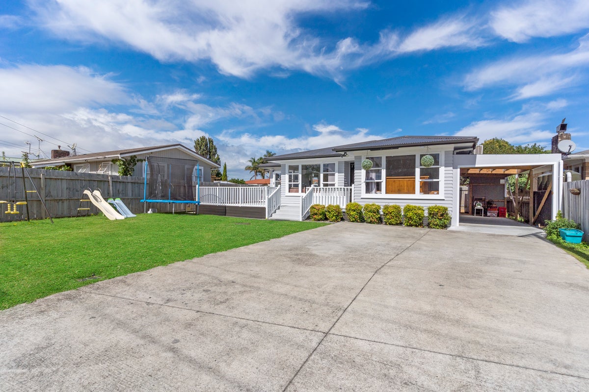 12 Glenburn Place, Papakura, Papakura - Carousel 1