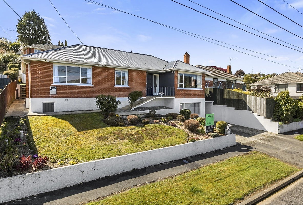 13 Waldron Crescent, Green Island, Dunedin - Carousel 1