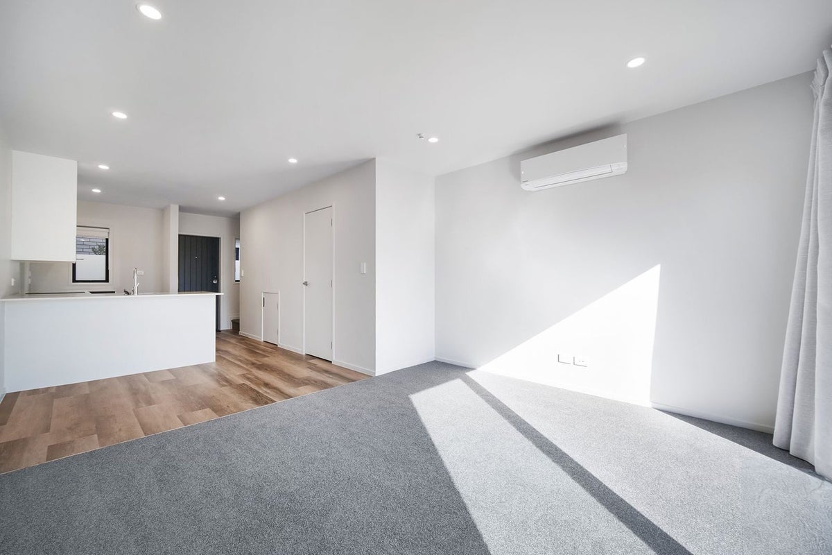 2/137 Hall Avenue, Favona, Auckland - Carousel 2
