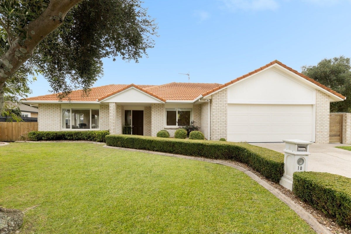 10 Larisa Grove, Papamoa Beach, Papamoa - Carousel 1