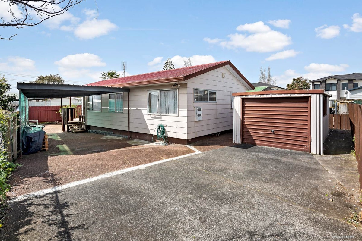 2/1 Viola Avenue, Mangere East, Auckland - Carousel 1