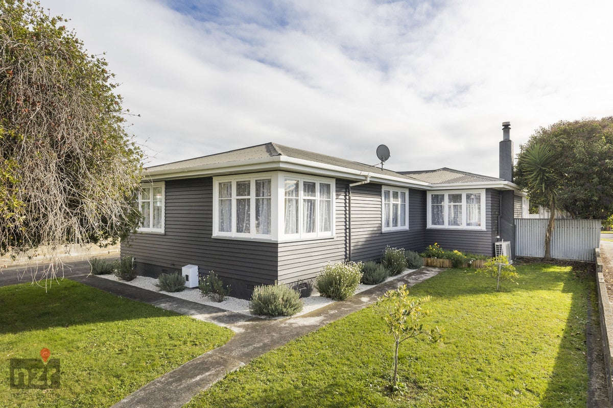 68 Fairs Road, Milson, Palmerston North - Carousel 19