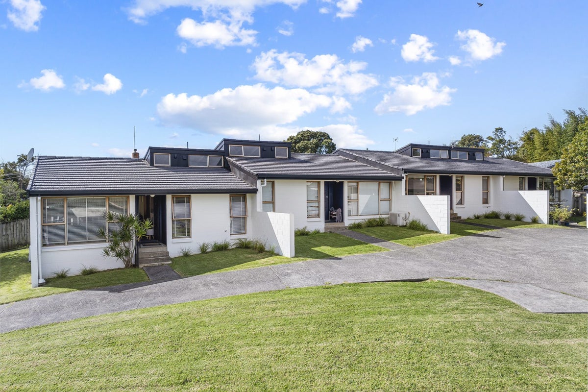 4/156 Hutchinson Avenue, New Lynn, Auckland - Carousel 1