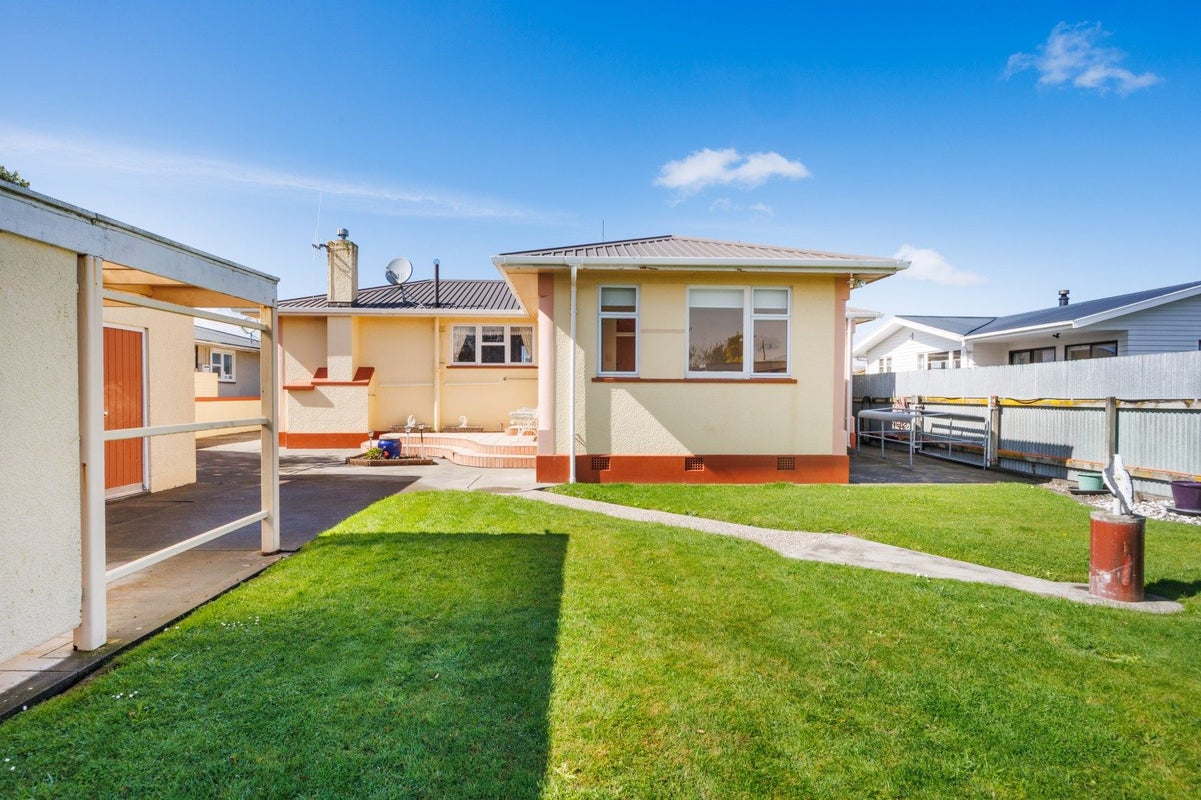 24 Lancaster Street, Highbury, Palmerston North - Carousel 30
