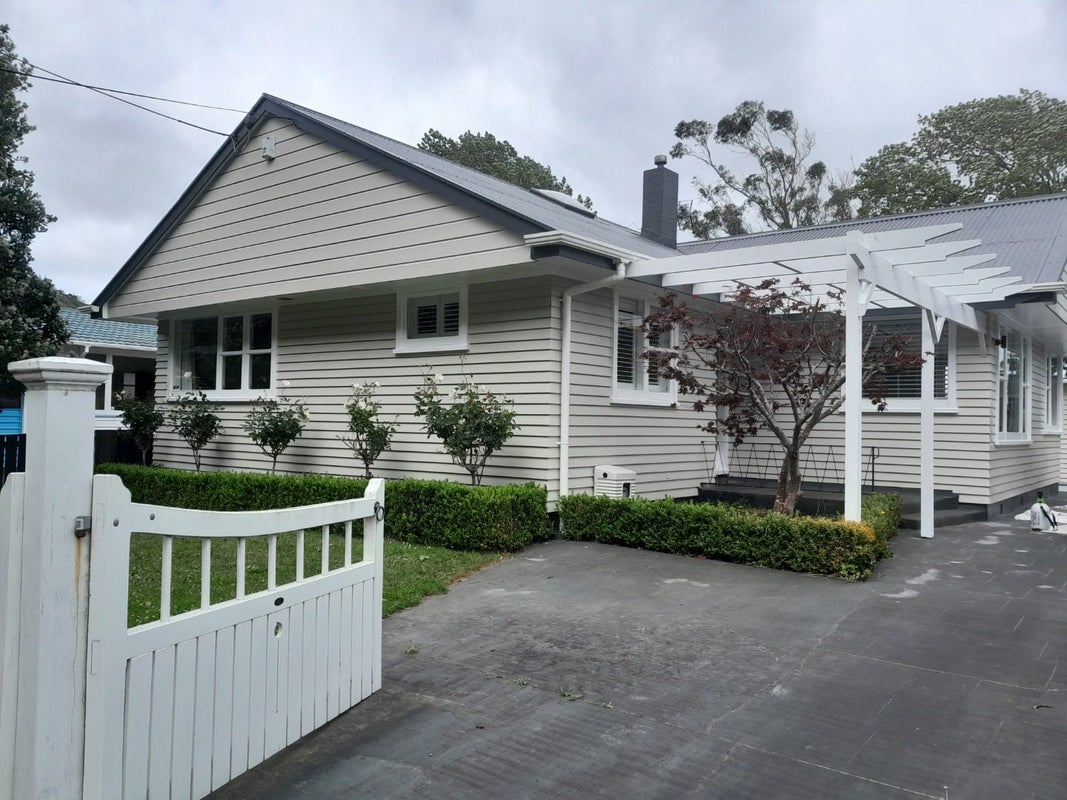 28 Parnell Street, Fairfield, Lower Hutt - Carousel 1