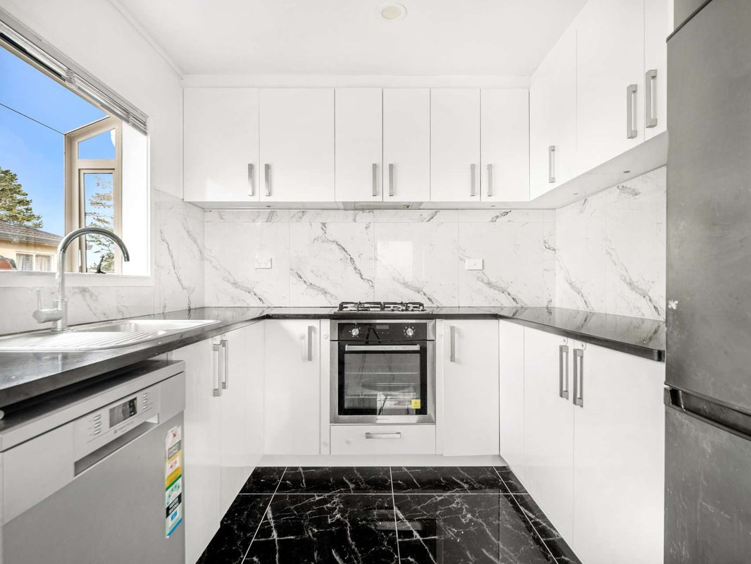 7/11 Arran Street, Avondale, Auckland - Carousel 2