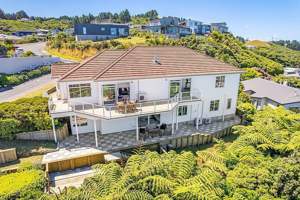 23 Arahiwi Grove, Tirohanga, Lower Hutt - Carousel 2