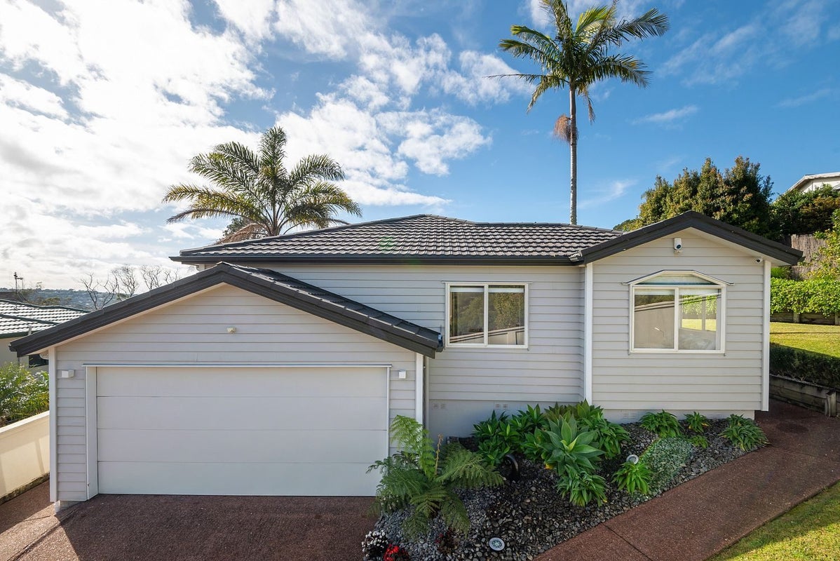 7 Bushglen Court, Browns Bay, Auckland - Carousel 1