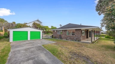 62 Queens Road, Waikanae Beach, Waikanae - Carousel 1