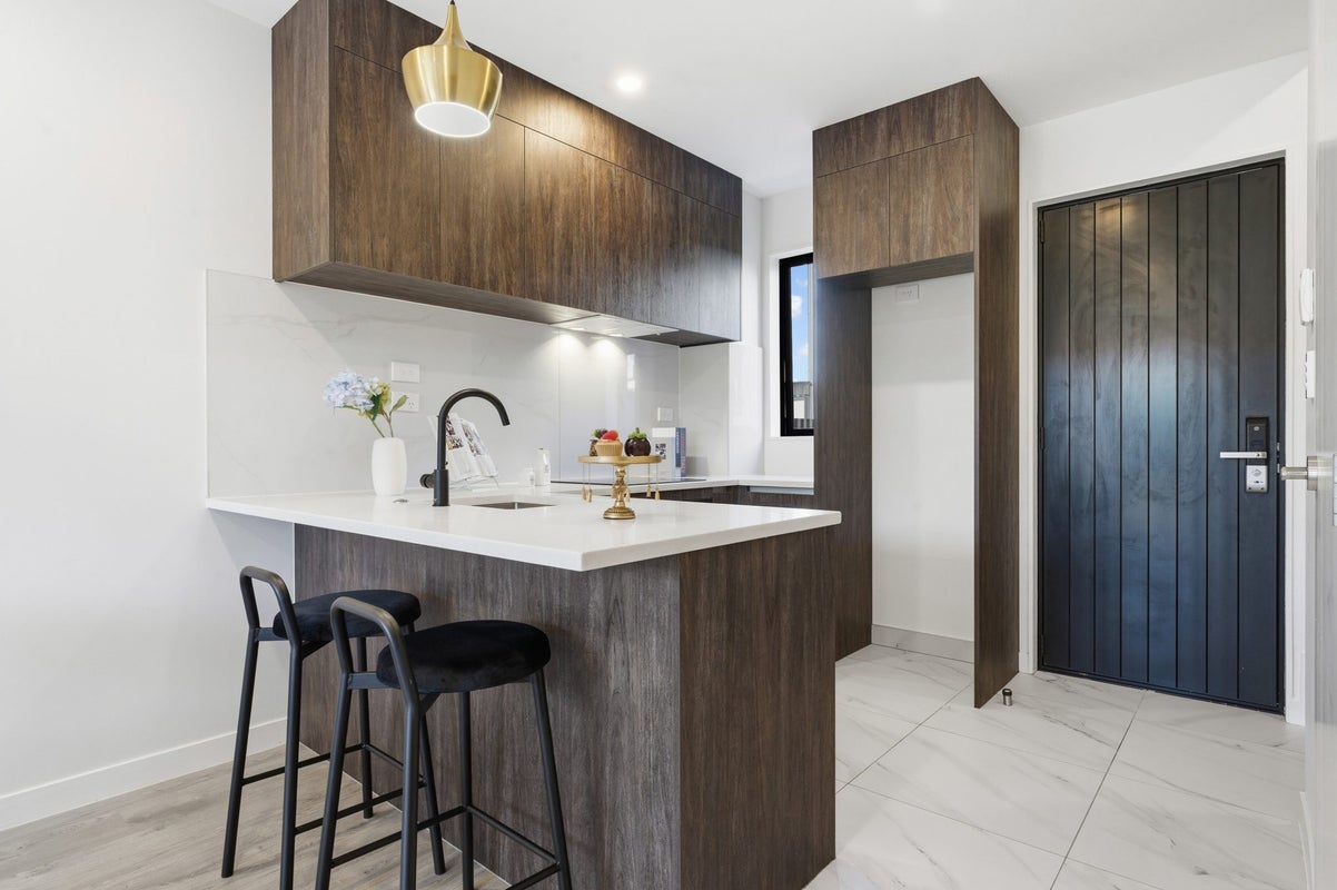 7/14 Highbury Street, Avondale, Auckland - Carousel 1