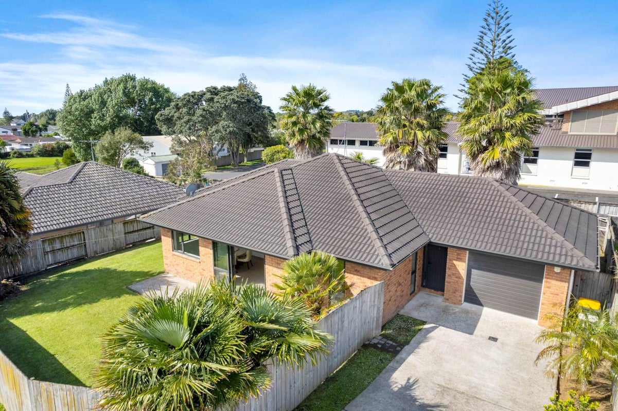11C Antalya Place, Manurewa, Auckland - Carousel 1