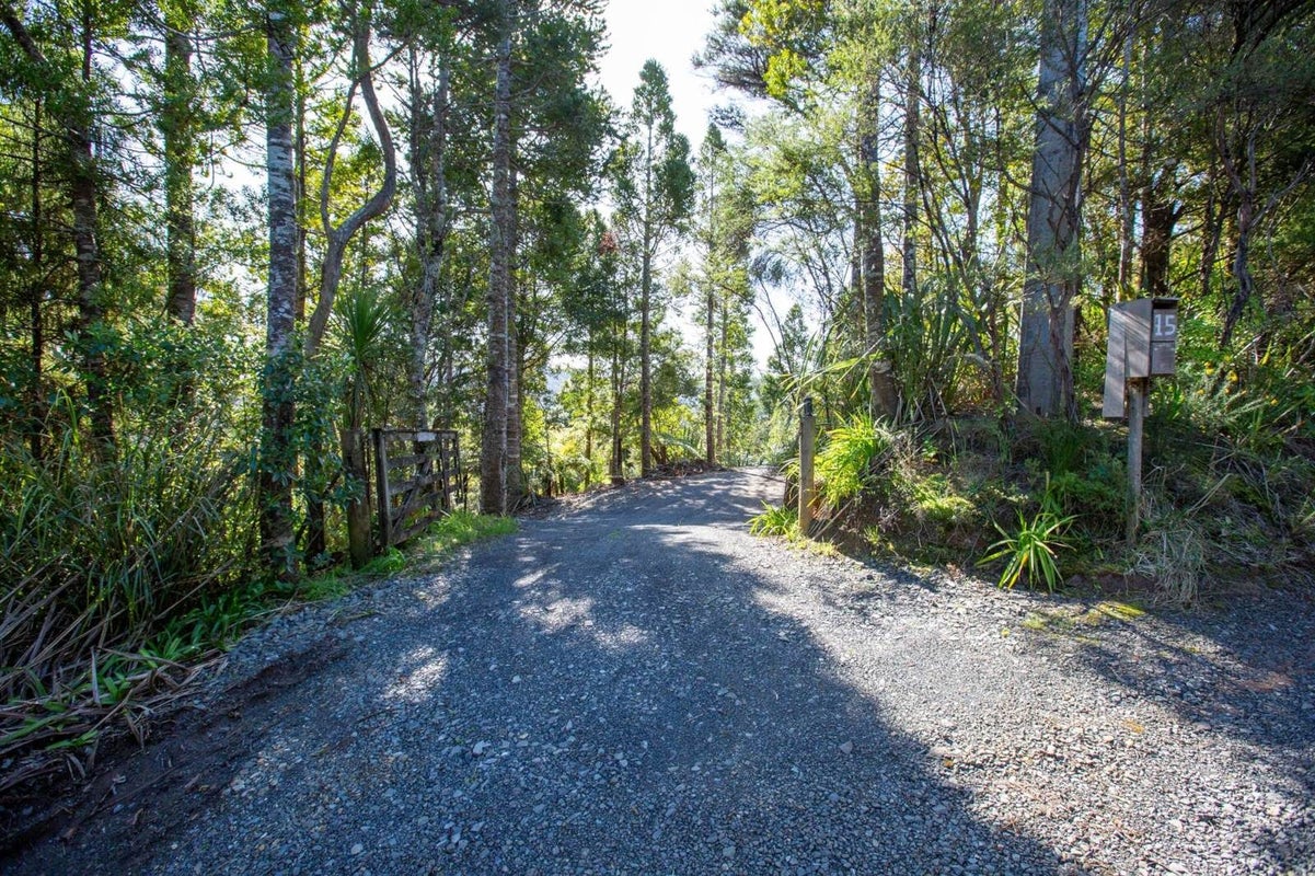 15 Te Aute Ridge Road, Waitakere, Waitakere City, Auckland - Carousel 1