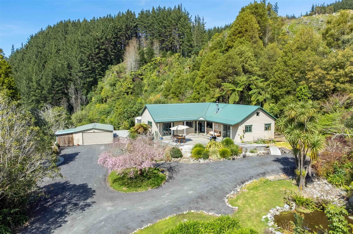912 Otaki Gorge Road, Otaki - Carousel 1