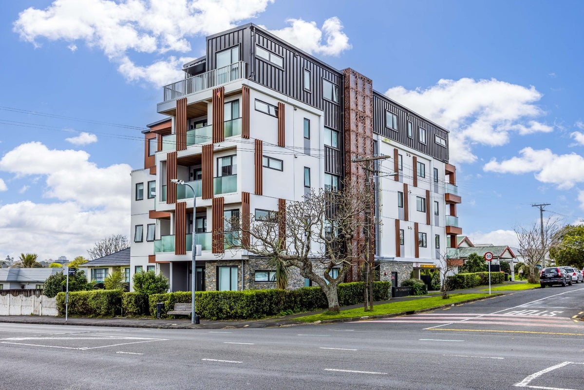 201/2A Truro Road, Sandringham, Auckland - Carousel 11