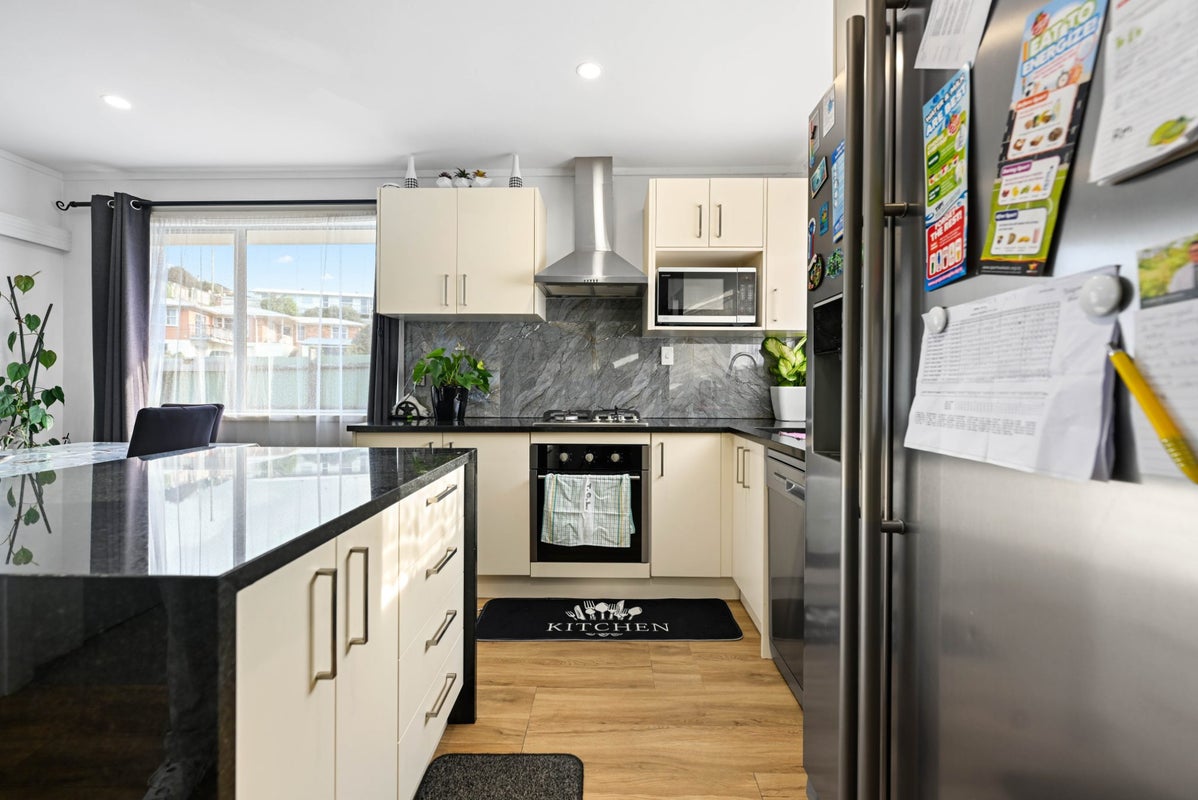 40 Livingstone Avenue, Nawton, Hamilton - Carousel 2