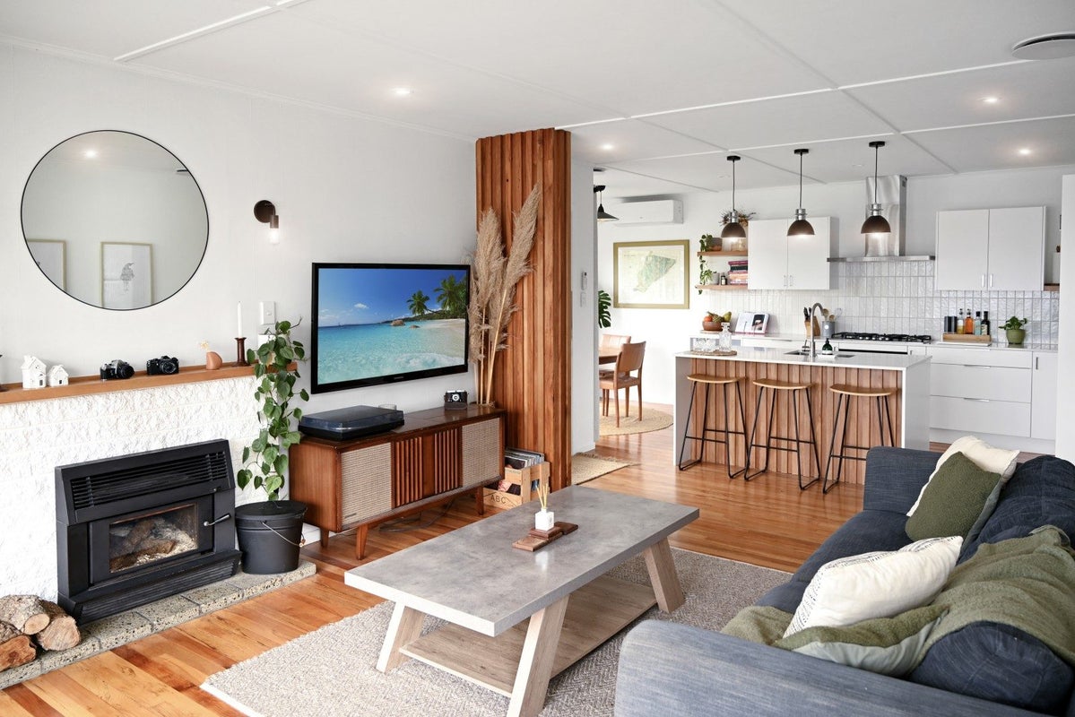 15 Mark Avenue, Paparangi, Wellington - Carousel 2