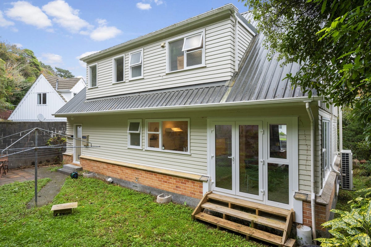 7 Astor Street, Karori, Wellington - Carousel 2