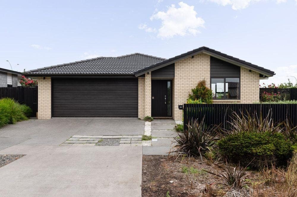 31 Lulu Avenue, Chartwell, Hamilton - Carousel 1