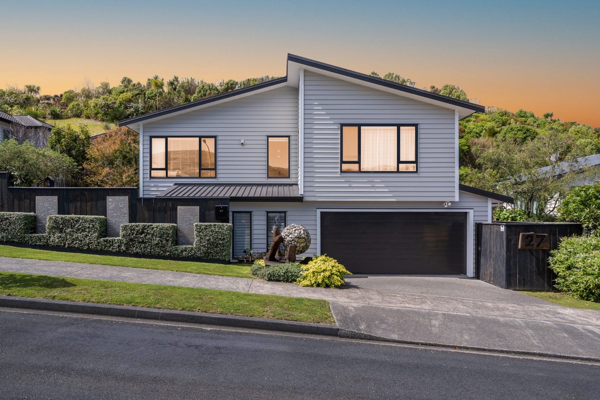 27 Mauldeth Terrace, Churton Park, Wellington - Carousel 1