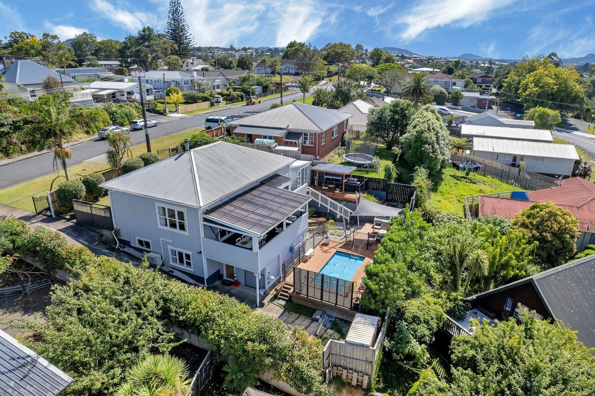 3 Wakelin Street, Te Kamo, Whangarei - Carousel 1